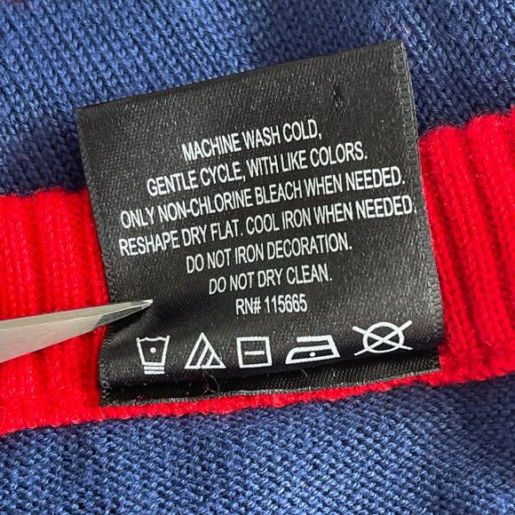 Walnut & 39th Single and Ready to Jingle Ugly Christmas Sweater Size Large - Picture 4 of 4